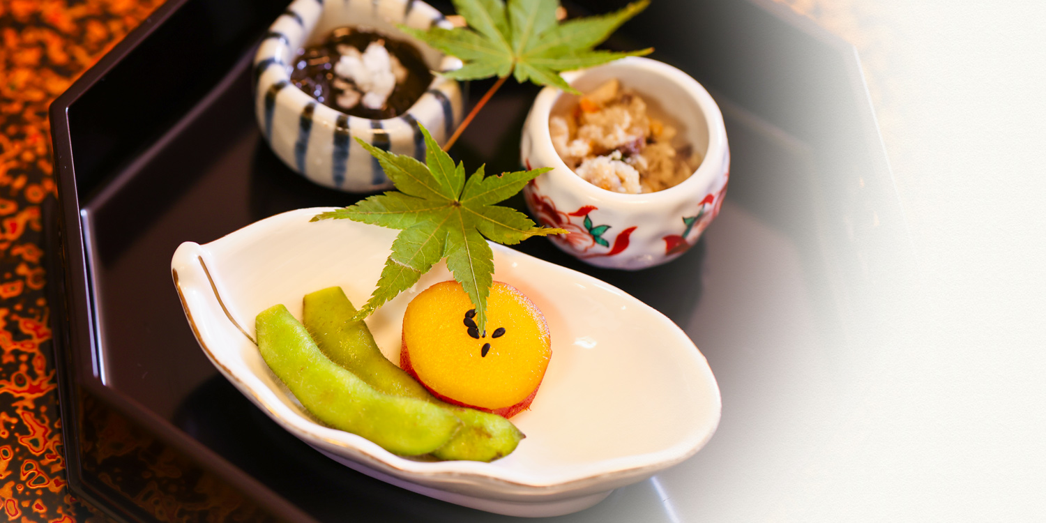 写真:和食・京会席をゆったり堪能できるお座敷