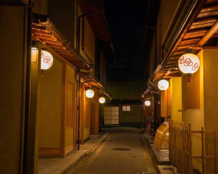 写真：京都東山・八坂神社から高台寺へ続くねねの道