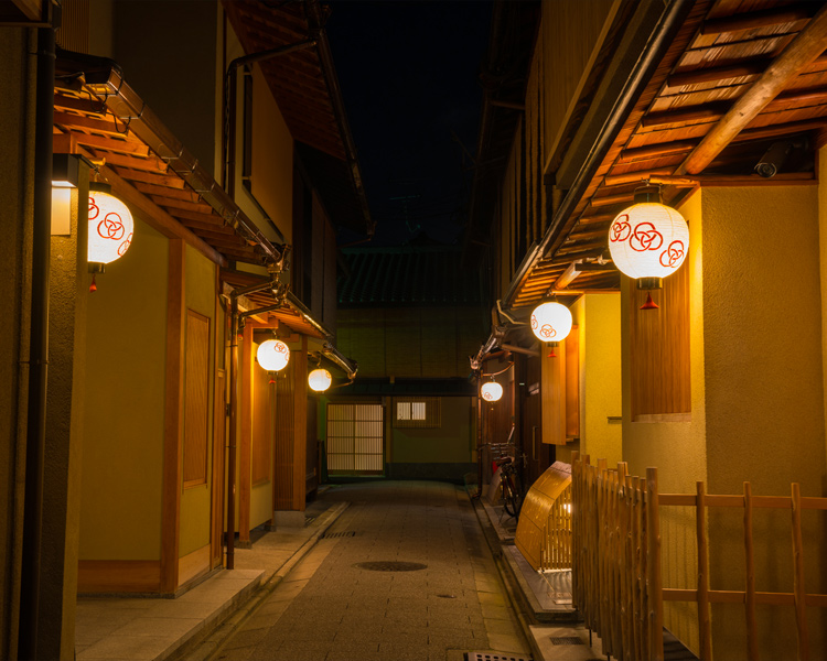 写真：京都東山・八坂神社から高台寺へ続くねねの道沿い