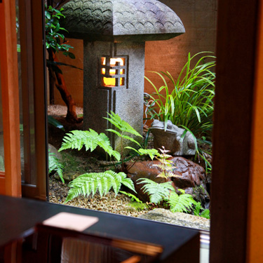 写真：花咲 祇園本店の坪庭